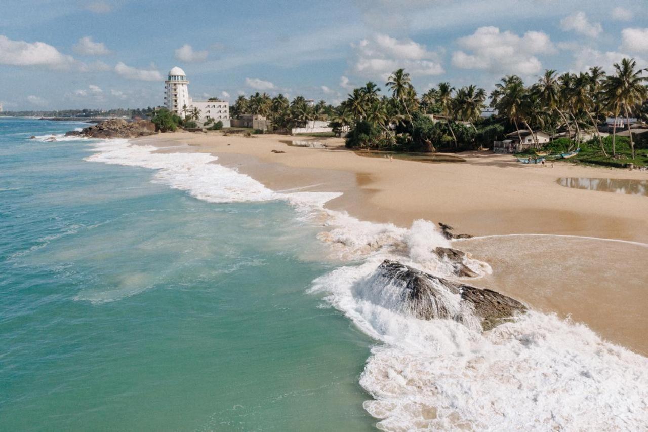 Sea Crest Beach Villa Ambalangoda  Ngoại thất bức ảnh